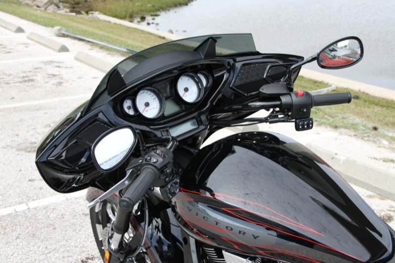 A simple, rider-friendly instrument panel is complemented by six speakers