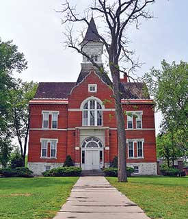 Linn County Courthouse, the second oldest in the state, is a fine example of the durability of masonry construction, which is popular throughout the area.