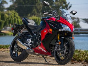 The 2016 Suzuki GSX-S1000F ABS is available in Glass Sparkle Black/Candy Darling Red (shown) or Metallic Triton Blue.