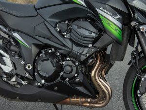 As the Z800's in-line four revs to 12,000 rpm, vibration becomes more pronounced.