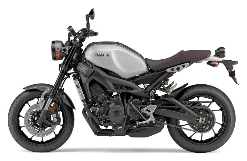 2016 Yamaha XSR900 in Matte Gray/Aluminum