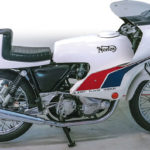 1974 Norton Commando 850 John Player Replica.