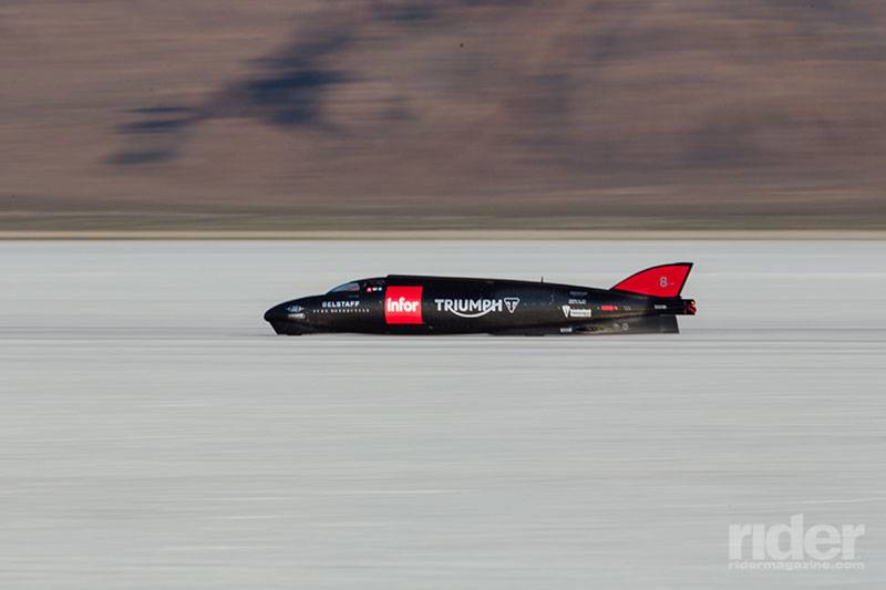 The-world's-fastest-Triumph---the-Triumph-Infor-Rocket-----Streamliner[1]
