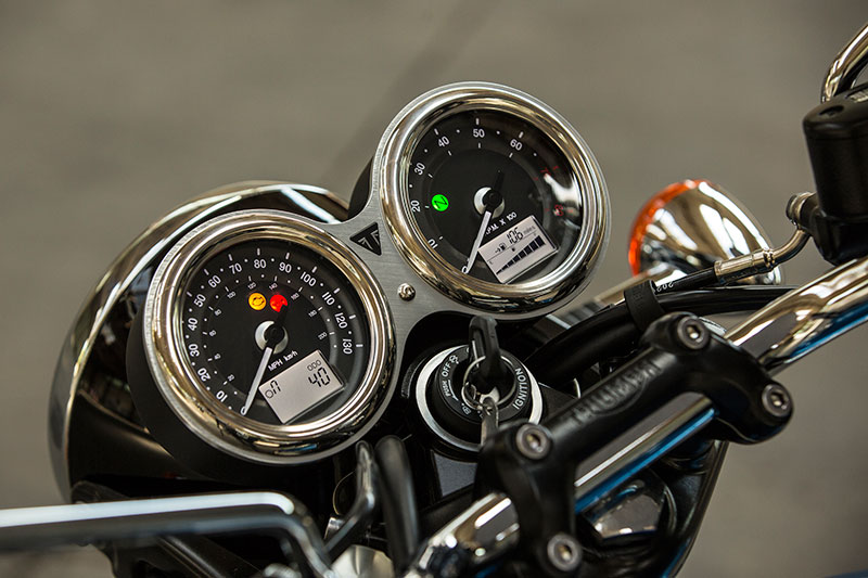 The 2017 Triumph Bonneville T100 blends classic details, like twin analog gauges, with modern features, like dual multi-function LCD screens.
