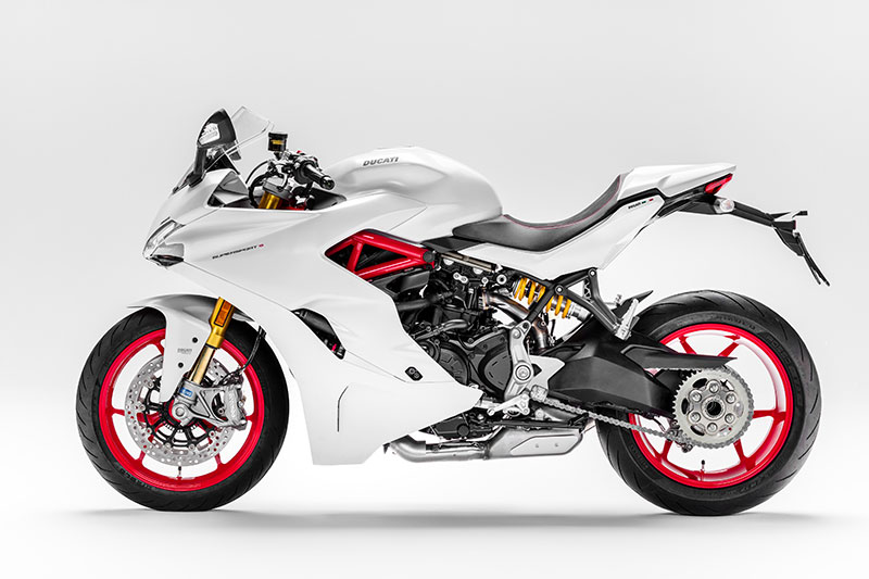 The Ducati SuperSport S has fully adjustable Öhlins suspension, Ducati Quick Shift and a color-coordinated rear seat cover. In addition to Ducati Red it is available in Star White Silk.