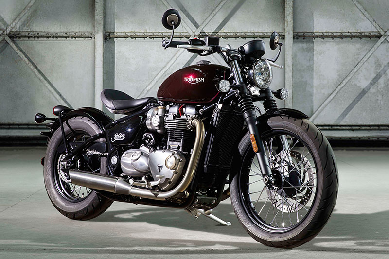 The all-new 2017 Triumph Bonneville Bobber is powered by a specially tuned "high torque" 1,200cc parallel twin.