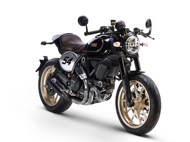 The Cafe Racer is the only Scrambler model to feature 17-inch wheels both front and rear and clip-on handlebars.