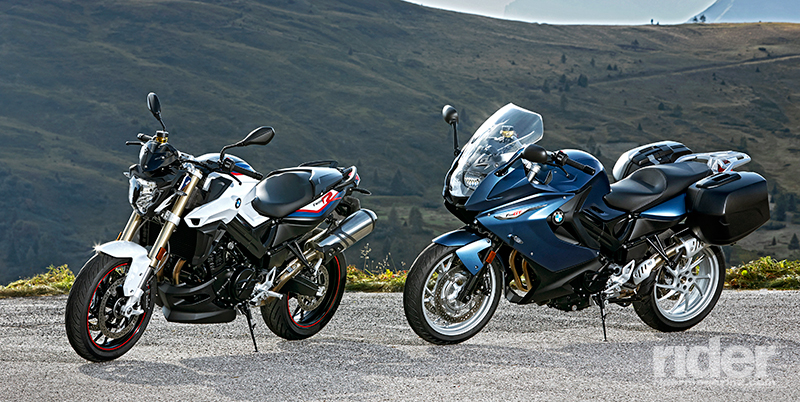 The 2017 BMW F 800 R (left) in BMW Motorsport colors and F 800 GT (right) in Gravity Blue metallic matt. (Photos: BMW)