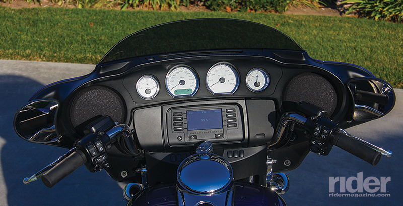 The Street Glide is equipped with the Boom! Box 4.3 audio system and Jukebox media compartment with USB port.