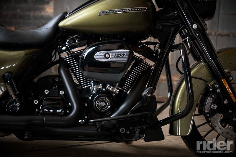 The 2017 Road King Special is powered by the Milwaukee-Eight 107 engine.