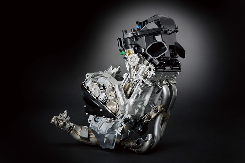 2017 Suzuki GSX-R1000 engine cutaway