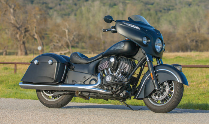 2017 Bagger Comparison Review: Harley-Davidson Street Glide Special vs ...