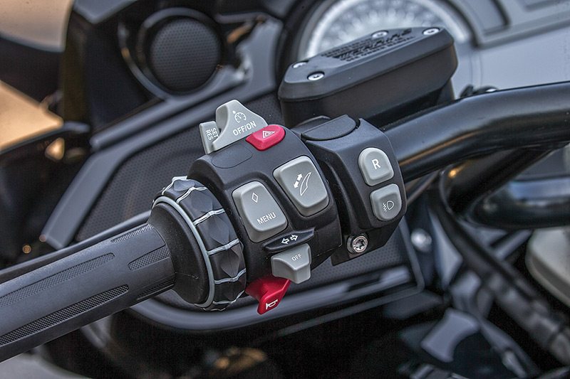 2018 BMW K 1600 B Multi-Controller and switchgear