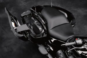 2018 Yamaha Star Eluder seat saddlebags
