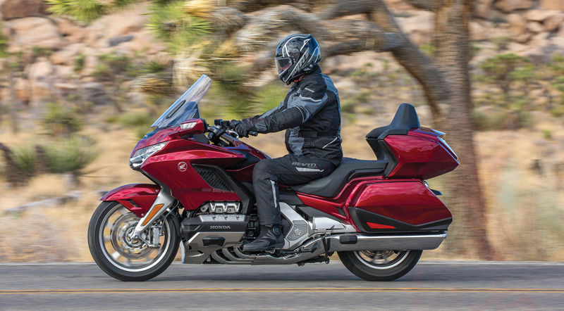 BMW K 1600 GTL vs Honda Gold Wing