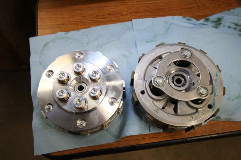Visual differences between the Bandit Sportsman Superclutch (l.) and the stock assist-and-slip clutch (r.) are immediately apparent