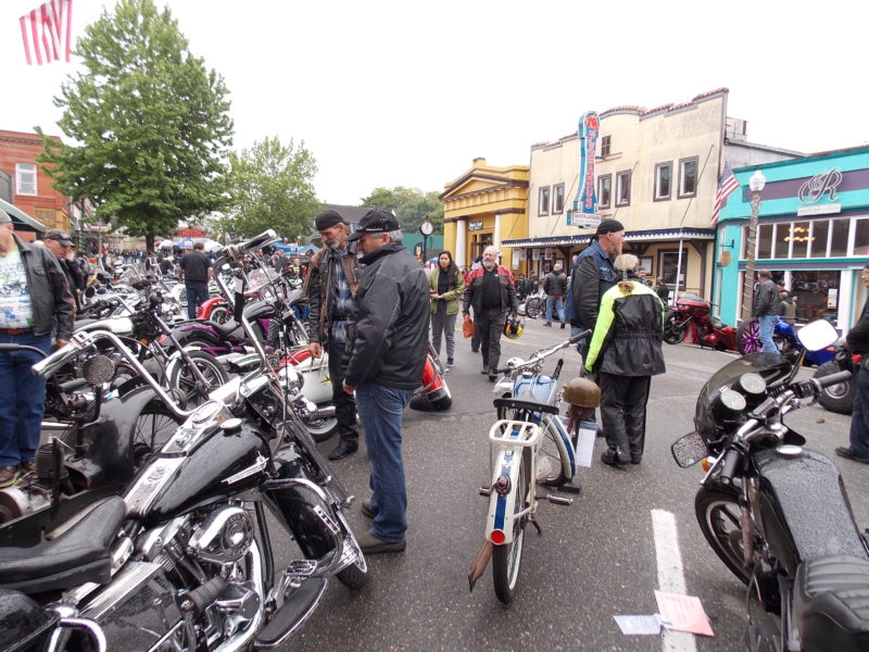 Admiring the Antique & Vintage class