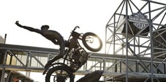 Harley-Davidson-Hill-Climber-Statue-at-the-Harley-Davidson-Museum