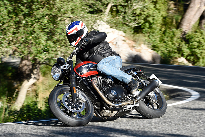2019 Triumph Speed Twin action