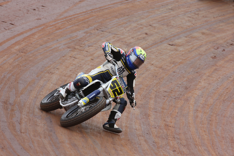 Shayna Texter flat track