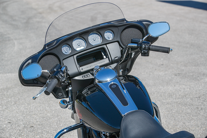 Gepäckträger KI für Harley Davidson Electra Glide Standard 2019 schwarz 