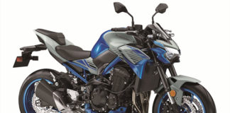 2020 Kawasaki Z900 in Candy Plasma Blue/Metallic Matte Fusion Silver