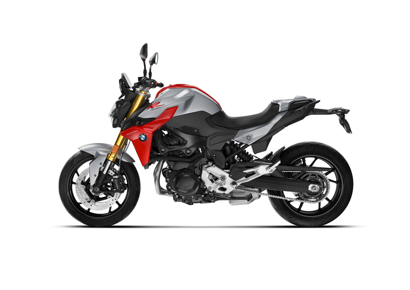 2020 BMW F 900 R in Hockenheim Silver Metallic/Racing Red