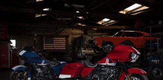 Harley-Davidson Road Glide Special two-tone paint