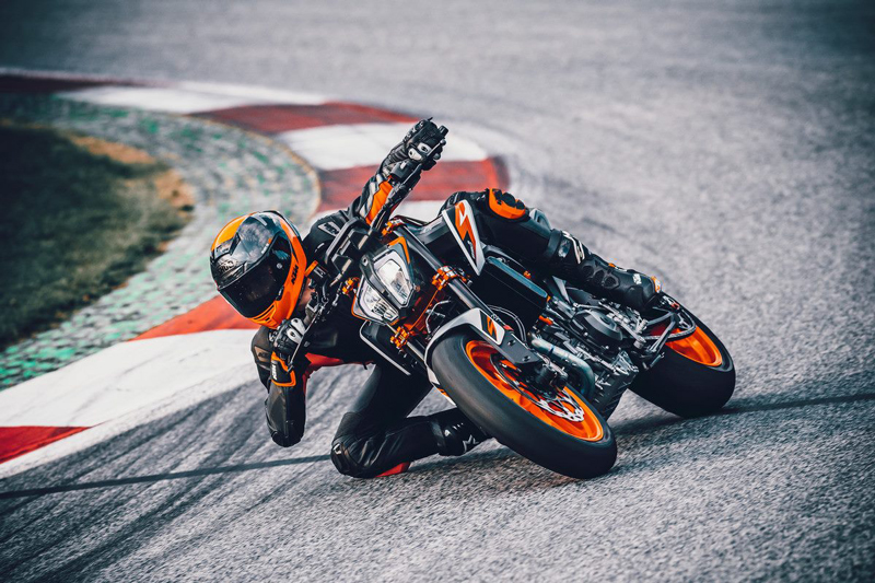 2020 KTM 890 DUKE | First Impression Motorcycle Review 