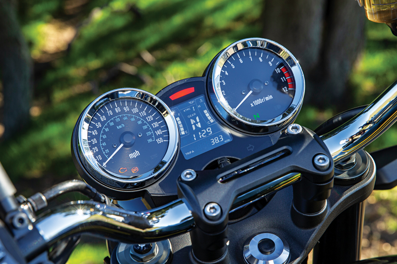 Kawasaki Z900RS gauges