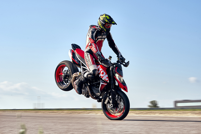 2020 Ducati Hypermotard 950 RVE First Look Review 8