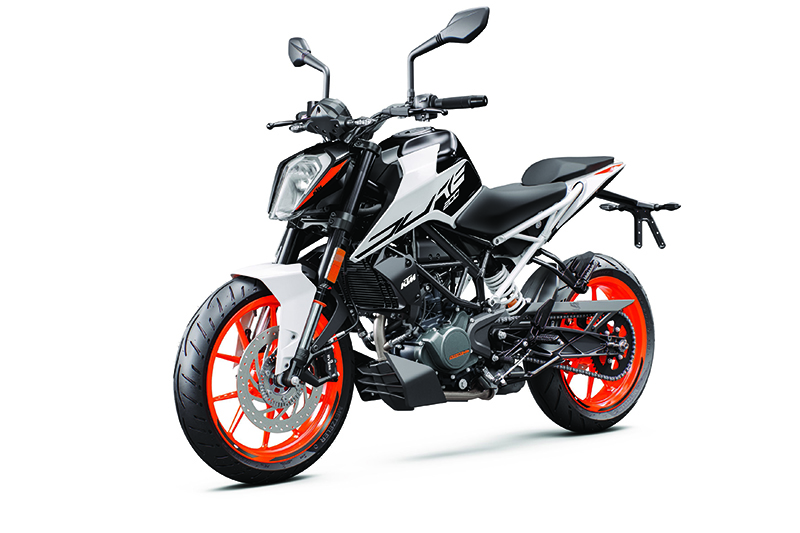 2020 KTM 200 Duke First Look Review