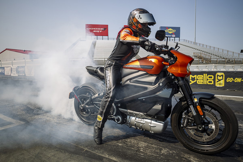 Harley-Davidson LiveWire Sets World Records at EV Racing Exhibition