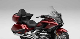 2021 Honda Gold Wing Tour Airbag DCT in Candy Ardent Red