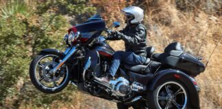 Duke Tri-Glide Wheelie