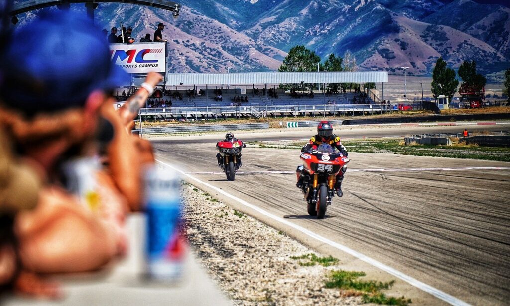 Barnes Wins Inaugural Bagger Racing League Fixture on H-D Road Glide