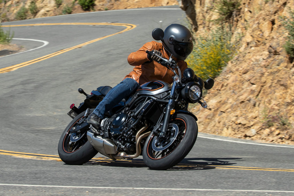 Melhores motocicletas para motociclistas menores: Altura do assento 31-31,9 polegadas