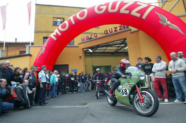 Festa de 100 anos da Moto Guzzi
