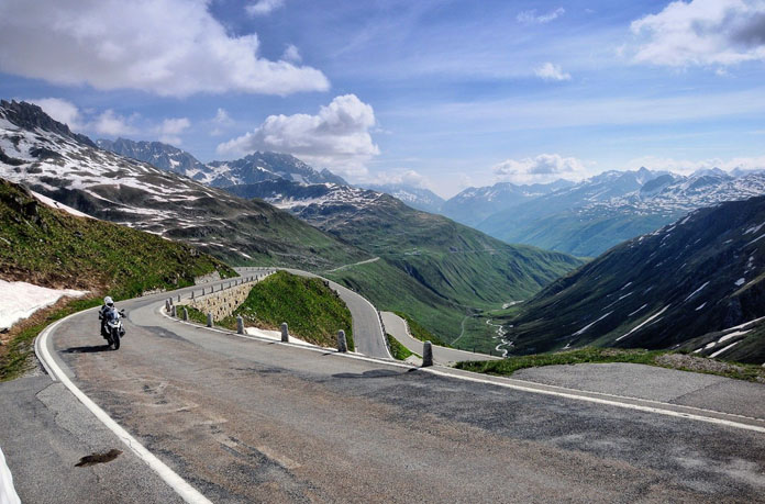 Junte-se ao Rider EIC Greg Drevenstedt na Adriatic Moto Tours Western Alps Adventure