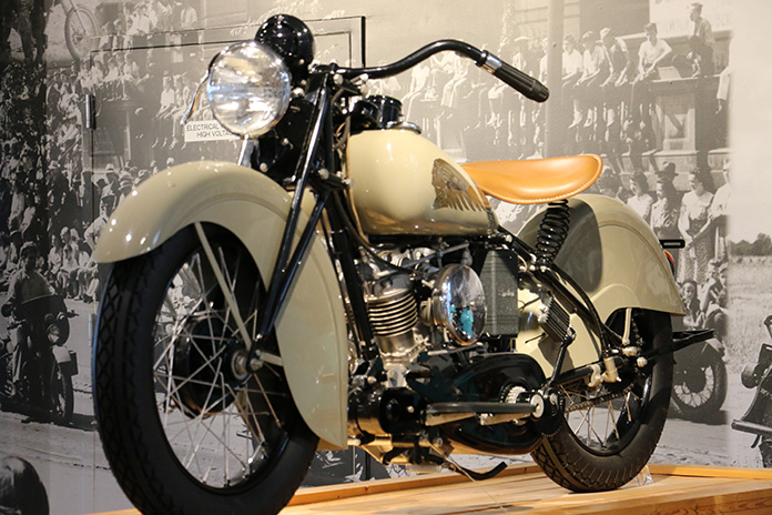 Il giro del mondo su due ruote Barber Vintage Motorsports Museum Petersen Automotive Museum Indian Motorcycle