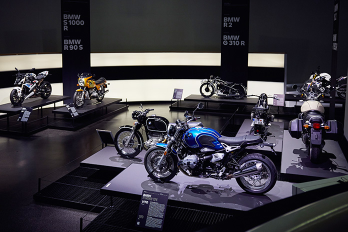 La mostra del Museo BMW celebra i 100 anni di BMW Motorrad