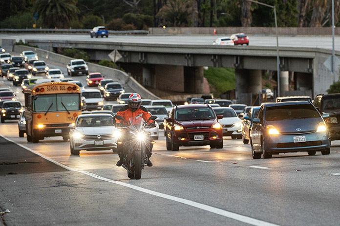 Il rapporto NHTSA mostra che le vittime di motocicli nel 2021 sono le più alte dal 1975