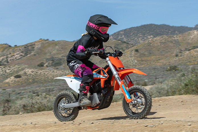 Dirtbike elétrico KTM SX-E 3 |  Revisão da primeira viagem