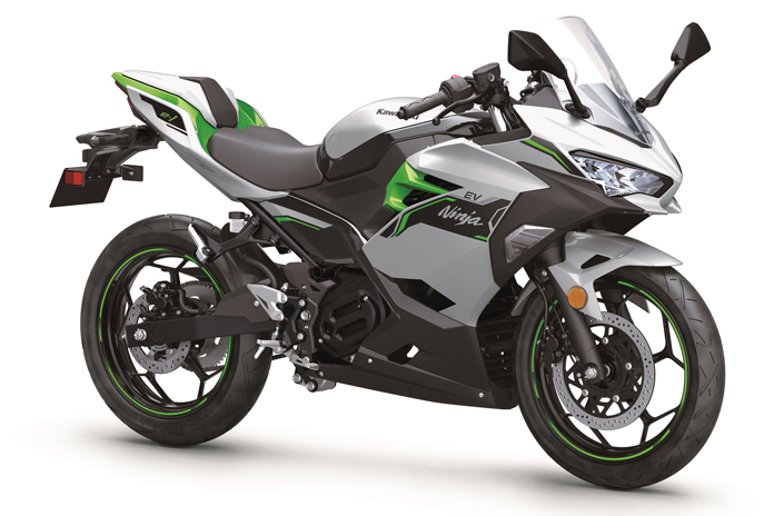 Kawasaki annuncia le motociclette elettriche Ninja e-1 ABS e Z e-1 ABS e altri modelli aggiornati