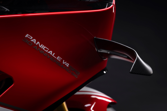 2024 Ducati Panigale V4 SP2 30. Yıldönümü 916 Kanatlar
