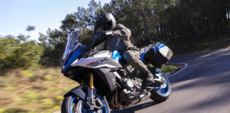 Suzuki GSX-S1000GX+ Action