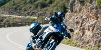Suzuki GSX-S1000GX+ Action