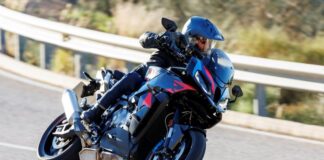 2024 BMW M 1000 XR action