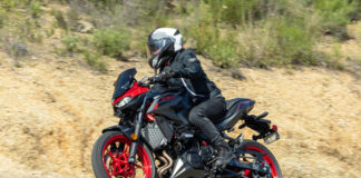 2024 Kawasaki Z500 SE action