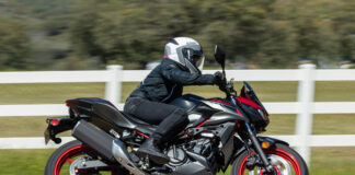 2024 Kawasaki Z500 SE action